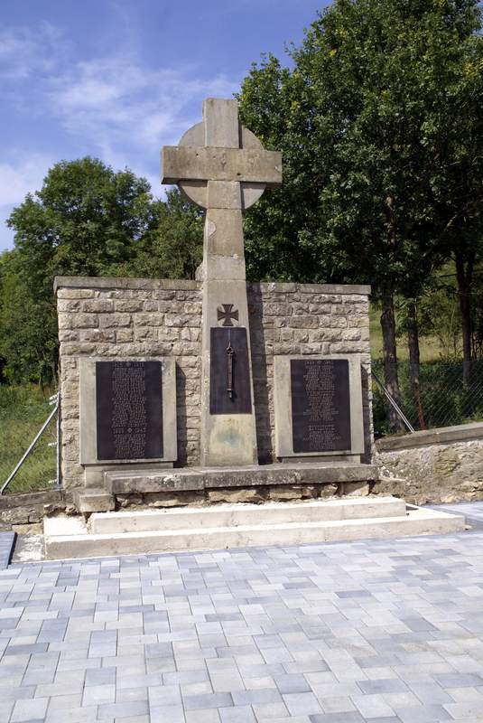 Unser Friedhof wird verschoenert 2008 Bild Nr.019